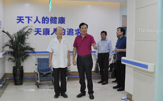 高国俊教授莅临天康考察 高国俊教授莅临天康考察