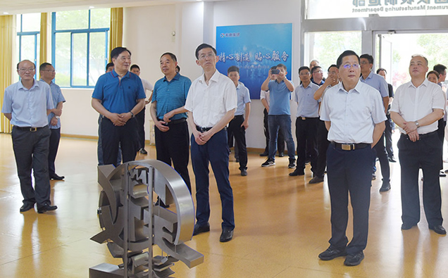 芜湖市繁昌区区委书记向继辉率区党政代表团一行莅临安徽天康集团参观调研 芜湖市繁昌区区委书记向继辉率区党政代表团一行莅临安徽天康集团参观调研