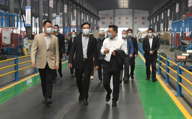 安徽天康集团董事长赵宽、总经理毛文章,副总经理柏保东、徐成业等一行 安徽天康集团董事长赵宽、总经理毛文章,副总经理柏保东、徐成业等一行