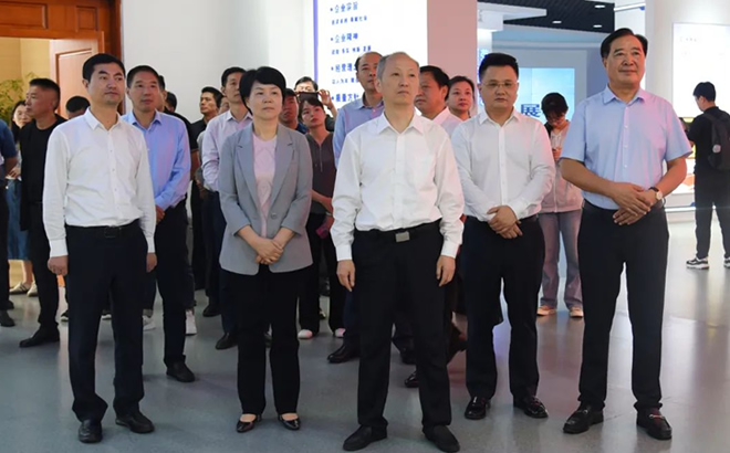 安徽省总工会党组成员、副主席张勇一行莅临安徽天康集团调研指导 安徽省总工会党组成员、副主席张勇一行莅临安徽天康集团调研指导