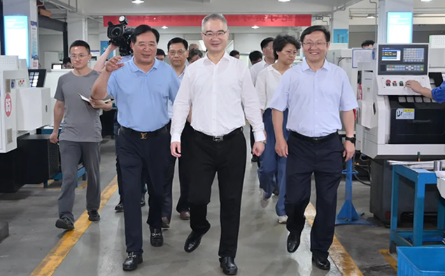 安徽省委副书记、省长王清宪莅临安徽天康集团调研 安徽省委副书记、省长王清宪莅临安徽天康集团调研